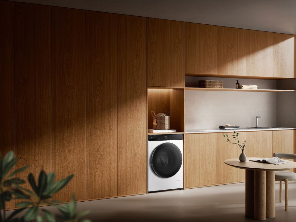 Obt&eacute;n un cuidado completo para tu ropa. Su capacidad de lavado de 9 kg, secado de 6 kg, la dosificaci&oacute;n autom&aacute;tica dual y el motor Direct Drive ofrecen un funcionamiento eficiente y un cuidado avanzado de las prendas, con funciones inteligentes que facilitan el uso diario.
