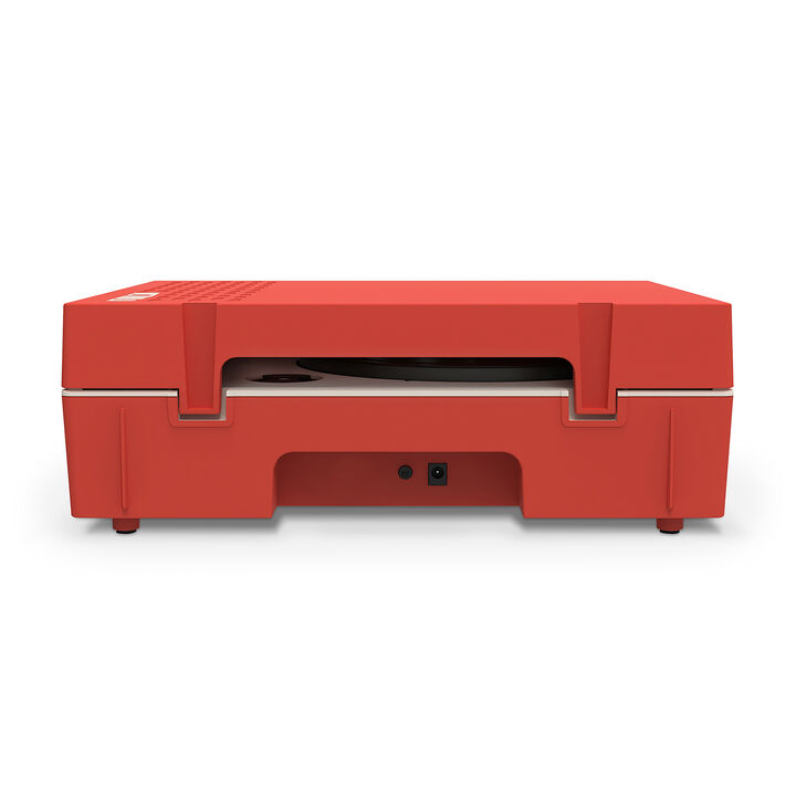 Tocadiscos de maleta reinventado
En Victrola, nuestra misi&oacute;n es crear recuerdos musicales para toda la vida. Como amantes del vinilo, nos esforzamos por innovar y desarrollar productos que se puedan disfrutar en los a&ntilde;os venideros.
El Re-Spin es el cl&aacute;sico tocadiscos de "maleta" reinventado para los fans del vinilo de hoy en d&iacute;a. Fabricado con un 25% de pl&aacute;stico reciclado y con un altavoz Bluetooth integrado y una carcasa de radiador de graves, el Re-Spin es el tocadiscos con mejor sonido de su clase, con 3 veces los graves de un tocadiscos de maleta est&aacute;ndar.

Sostenible
Fabricado con pl&aacute;stico reciclado y envases 100% reciclables

Vers&aacute;til
La tapa extra&iacute;ble funciona como soporte de vinilo para hasta 5 discos

Innovador
Transmita msica desde su dispositivo inteligente a los altavoces internos a trav&eacute;s de Bluetooth