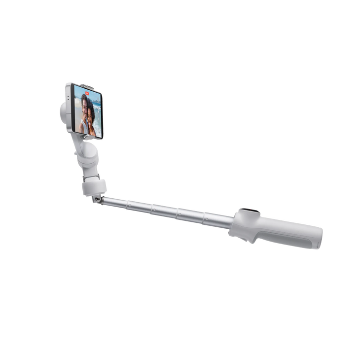 El Insta360 Flow 2 es un estabilizador de card&aacute;n (gimbal) profesional de 3 ejes dise&ntilde;ado para transformar tu smartphone en una c&aacute;mara de video estable y con seguimiento inteligente. Destaca por su dise&ntilde;o plegable, su r&aacute;pido despliegue y el avanzado seguimiento asistido por IA (Deep Track 4.0).