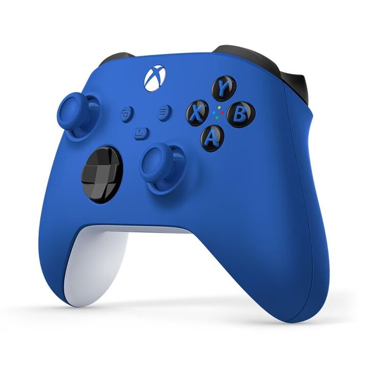 MANDO INAL&Aacute;MBRICO XBOX COLOR SHOCK BLUE OFICIAL MICROSOFT COMPATIBLE CON XBOX SERIES X-S, XBOX ONE, WINDOWS, ANDROID E IOS



Disfruta del Mando inal&aacute;mbrico Xbox, dise&ntilde;ado para una mayor comodidad durante el juego. 


Mant&eacute;n el objetivo

El Mando inal&aacute;mbrico Xbox, con sus superficies esculpidas, una geometr&iacute;a refinada y opciones mejoradas para compartir, pone en tus manos una comodidad y un control inigualables con un tiempo de uso de la bater&iacute;a de hasta 40 horas. Empareja r&aacute;pidamente, juega y cambia entre dispositivos, incluidos Xbox Series X|S, Xbox One, Windows, Android e iOS.&sup1;


C&iacute;rculo completo

La cruceta h&iacute;brida ofrece a los jugadores un toque familiar pero refinado respecto al Mando inal&aacute;mbrico Xbox cl&aacute;sico.


Vamos, presume

Pulsa el bot&oacute;n dedicado Compartir para capturar e inmortalizar f&aacute;cilmente tus conquistas.


Ag&aacute;rrate bien

Los gatillos y botones superiores texturizados garantizan una sujeci&oacute;n perfecta.


[1] Compatible con una selecci&oacute;n de dispositivos y versiones del sistema operativo. Algunas funcionalidades no se admiten en Android, iOS o a trav&eacute;s de Bluetooth. Visita la p&aacute;gian de XBOX controller compatibility para obtener m&aacute;s informaci&oacute;n. La asignaci&oacute;n de botones est&aacute; disponible a trav&eacute;s de la aplicaci&oacute;n Accesorios de Xbox para Xbox Series X, Xbox One y Windows 10.