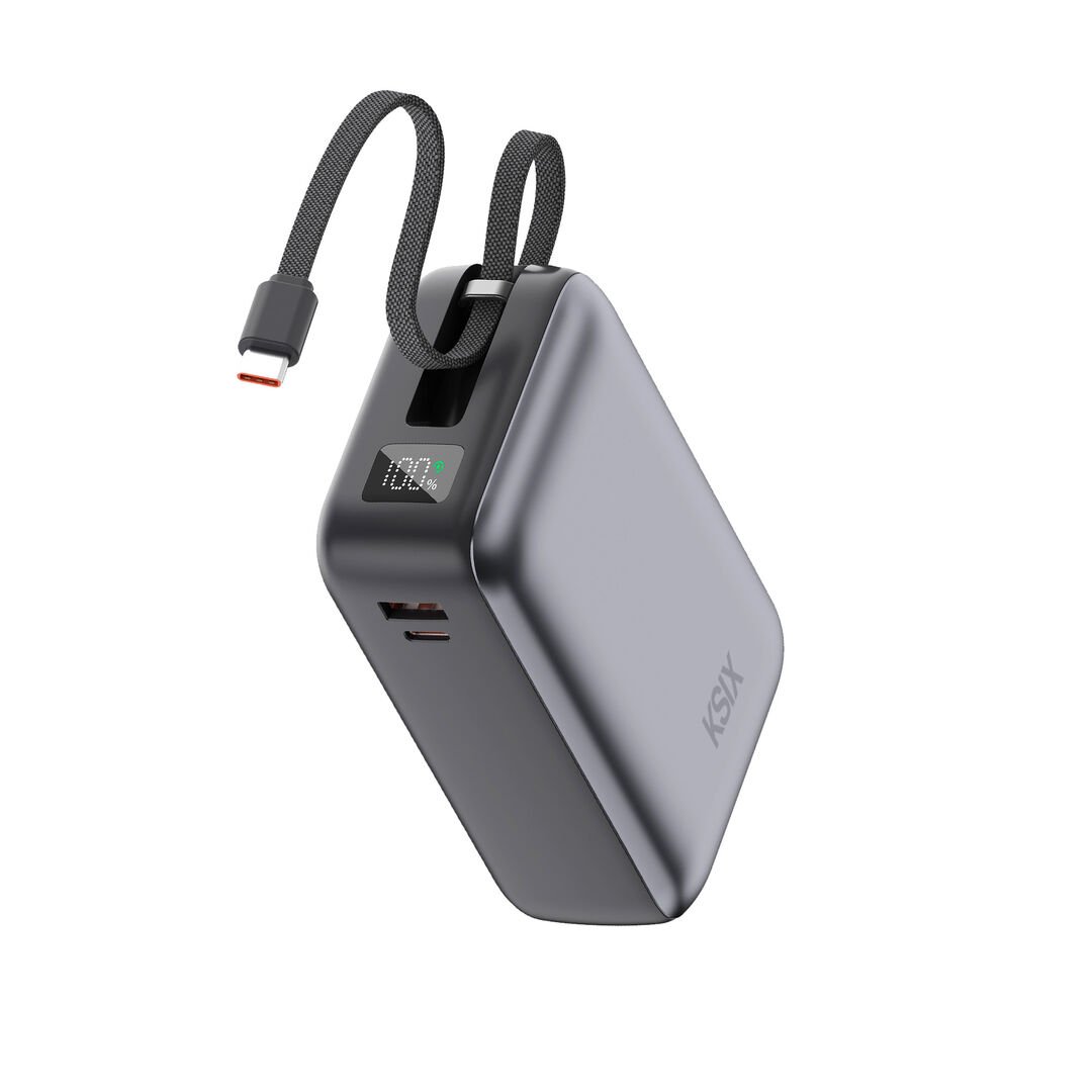 La power bank KSIX de 30.000 mAh es la solución definitiva para quienes necesitan una carga rápida y fiable en todo momento. Con una potencia de salida de hasta 65W y compatibilidad con la tecnología de carga rápida Power Delivery 3.0, es capaz de cargar dispositivos de alto rendimiento, incluidos portátiles, smartphones, tablets y más. Su diseño incorpora un cable USB-C integrado, eliminando la necesidad de cables adicionales para una carga más cómoda. La power bank KSIX de 30.000 mAh es la solución definitiva para quienes necesitan una carga rápida y fiable en todo momento. Con una potencia de salida de hasta 65W y compatibilidad con la tecnología de carga rápida Power Delivery 3.0, es capaz de cargar dispositivos de alto rendimiento, incluidos portátiles, smartphones, tablets y más. Su diseño incorpora un cable USB-C integrado, eliminando la necesidad de cables adicionales para una carga más cómoda.