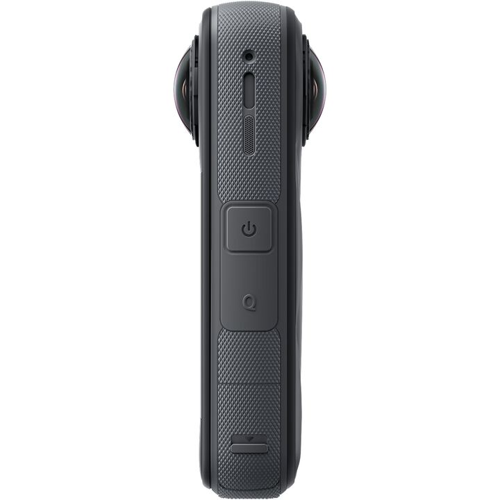 La Insta360 X5 es la cámara 360° insignia de Insta360, diseñada para capturar contenido inmersivo con una calidad de imagen excepcional, rendimiento mejorado con poca luz y una mayor durabilidad.