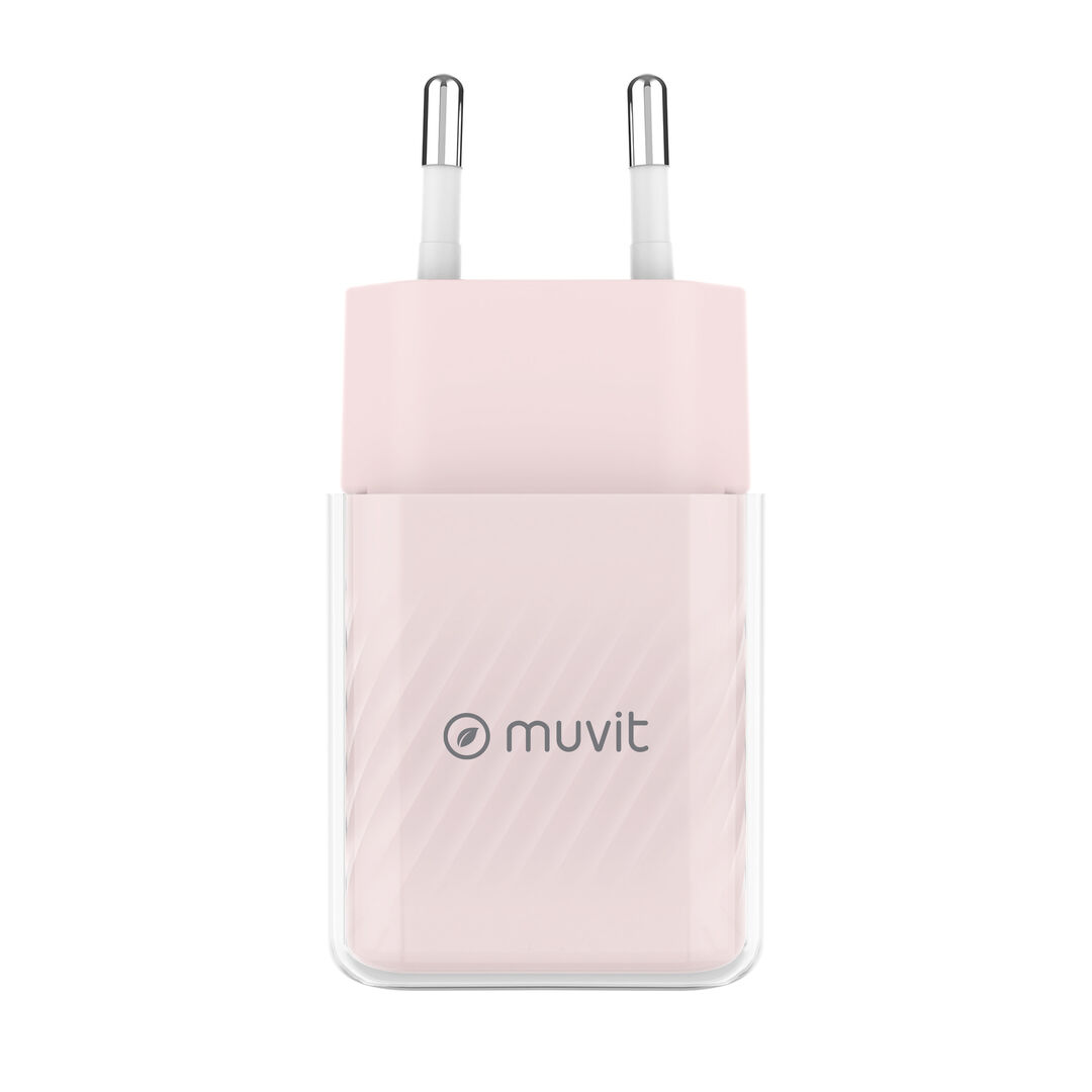 Este pack de cable y cargador es el complemento perfecto para tu smartphone. Con un dise&ntilde;o compacto que cabe en cualquier bolsillo, el cargador de 30W hecho con pl&aacute;stico reciclado te permite cargar tus dispositivos de forma r&aacute;pida y el cable recubierto de cuerda le aporta dureza y rigidez sin sacrificar en flexibilidad. El cable tipo C permite cargar todos los smartphones de forma universal independientemente de la marca.