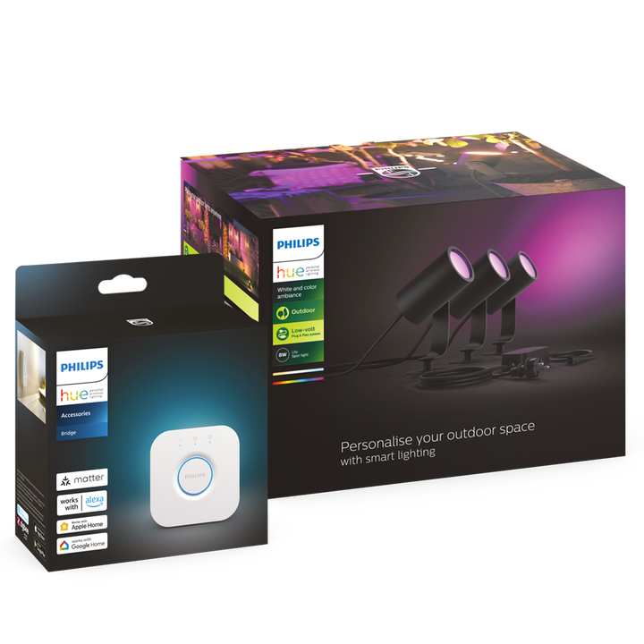 <p>Foco Orientable Pincho&nbsp;Lily Philips Hue White&nbsp;&amp; Color Inicio.</p>
<p>Bridge NO&nbsp;incluido.</p>
<p>Dimmer Switch NO incluido.</p>
<p>Solo tienes que conectarlos para disfrutar de los 16 millones de colores para mejorar la belleza de tu jard&iacute;n o crear cualquier ambiente que desees. La unidad b&aacute;sica proporciona 3 puntos de luz, todos los cables y la fuente de alimentaci&oacute;n que necesitas para empezar.</p>
<ul style="list-style-type: circle;">
<li><strong>Casquillo:</strong>&nbsp;Integrado.</li>
<li><strong>Voltaje (V):&nbsp;</strong>230V</li>
<li><strong>Consumo (W):</strong>&nbsp;3x8W</li>
<li><strong>Luminosidad (LM):</strong>&nbsp;3&times;640 lm a 4000&nbsp;K</li>
<li><strong>Horas duraci&oacute;n:&nbsp;</strong>25.000</li>
<li><strong>Di&aacute;metro (mm):</strong>&nbsp;192</li>
<li><strong>Ancho (mm):</strong>&nbsp;84</li>
<li><strong>Longitud (mm):</strong>&nbsp;70</li>
<li><strong>Regulable:</strong>&nbsp;SI</li>
<li><strong>Cambio de Color:</strong>&nbsp;SI</li>
<li><strong>Mando Dimmer Switch incluido:</strong>&nbsp;NO</li>
<li><strong>Driver Incluido:</strong>&nbsp;SI</li>
<li><strong>Protecci&oacute;n IP:</strong>&nbsp;IP65</li>
</ul>