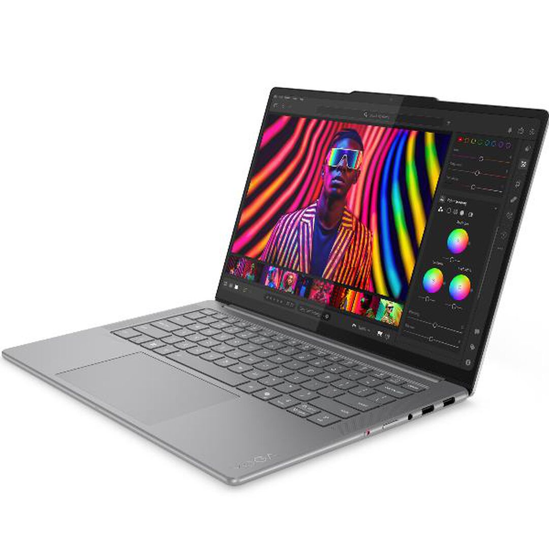 Port&aacute;til Lenovo Yoga Pro 7 14IAH10, Intel Core Ultra 9-285H, 32GB, 1TB SSD, 14,5", W11
Trabaja, crea, innova y experimenta el mejor rendimiento de PC con IA con procesadores Intel&reg; Core&trade; Ultra. La aceleraci&oacute;n de IA a trav&eacute;s de una iGPU de 72 TOPS optimiza los flujos de trabajo, acelerando tareas creativas como la animaci&oacute;n, el renderizado 3D y la edici&oacute;n de v&iacute;deo.  
Domina las tareas dif&iacute;ciles con hasta 32 GB de RAM LPDDR5X y overclocking de &uacute;ltima generaci&oacute;n, para tiempos de carga m&aacute;s r&aacute;pidos y multitarea m&aacute;s fluida.