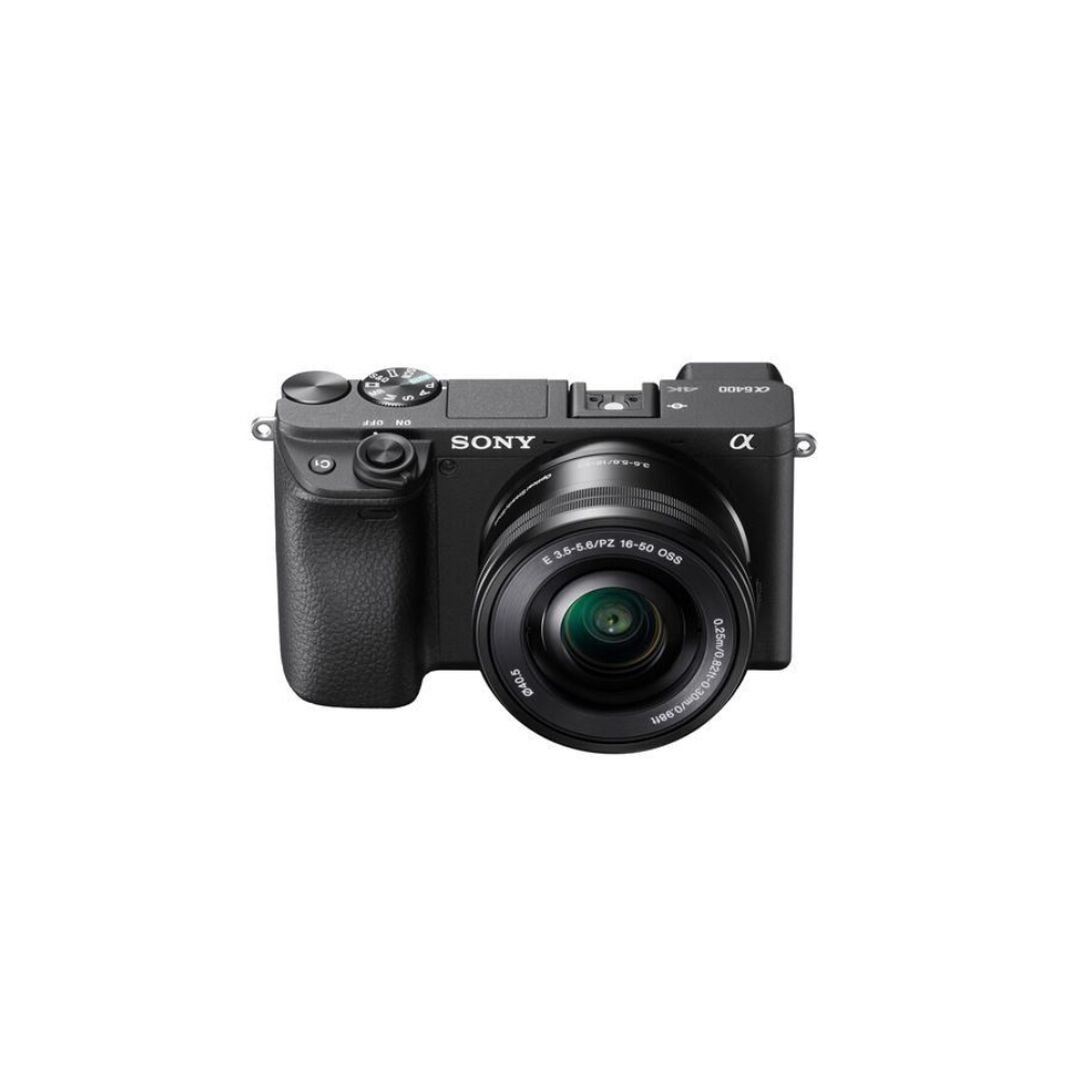 <p>Con un diseño confiable y un rendimiento adecuado para impulsar la creatividad, la Sony A6400 es una elegante cámara sin espejo con formato APS-C que ofrece capacidades de fotografía y video integrales.</p> <p>Con un diseño confiable y un rendimiento adecuado para impulsar la creatividad, la Sony A6400 es una elegante cámara sin espejo con formato APS-C que ofrece capacidades de fotografía y video integrales.</p>