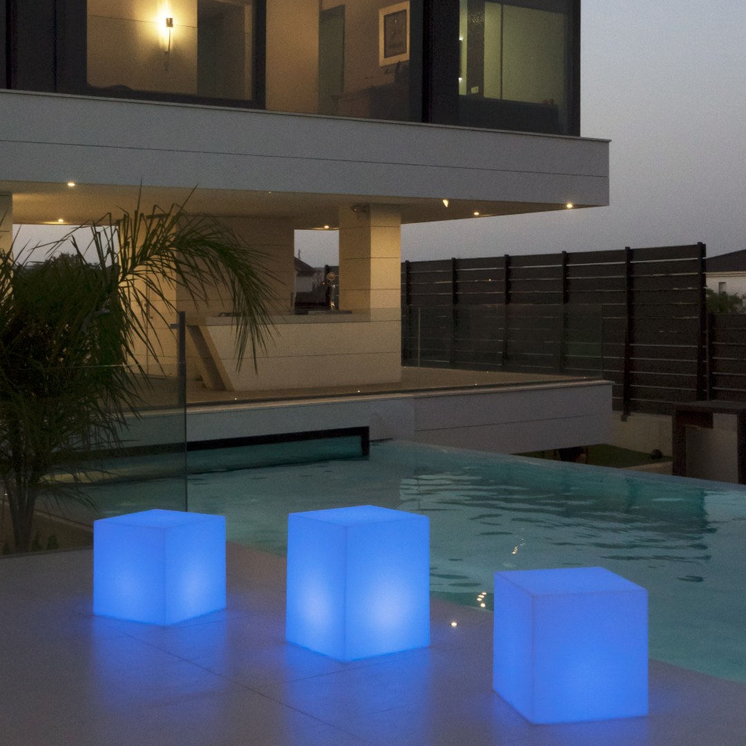 L&aacute;mpara cubo Cuby 45 Solar & Bater&iacute;a Luz RGBWW