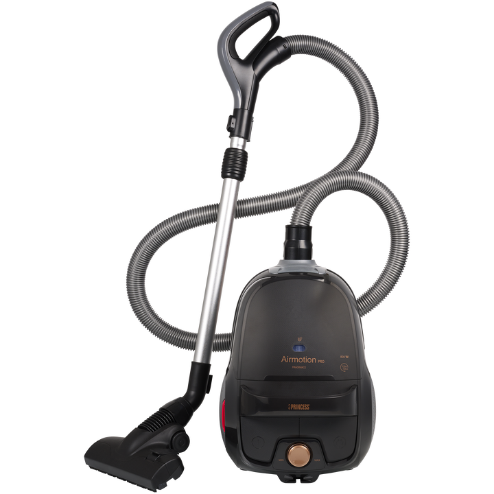 Experimenta la m&aacute;xima comodidad al limpiar con la potente aspiradora Princess 336090 Airmotion Pro. Esta aspiradora con bolsa de polvo, con una capacidad generosa de 4L, combina un motor potente de 800W con un avanzado sistema de filtro HEPA y un filtro &uacute;nico para olores. Gracias a una presi&oacute;n de aire de 21 kPa, control de velocidad y caracter&iacute;sticas pr&aacute;cticas como el enrollado autom&aacute;tico del cable, limpiar nunca ha sido tan eficiente y agradable.