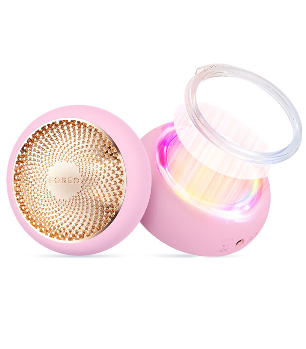 Un dispositivo de fototerapia antiedad de 2 min. para infusi&oacute;n de productos con fr&iacute;o, calor, masajeador facial T-Sonic y luz LED de espectro completo. Trae 22 rutinas preprogramadas de mascarillas, con 8 preconfiguradas.