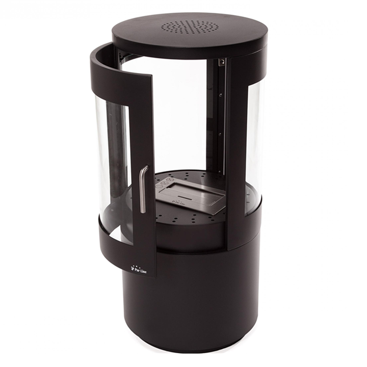 El BESTFIRE VIEW est&aacute; dise&ntilde;ado en forma de cilindro con una abertura interna donde se emiten llamas, tiene un tama&ntilde;o de 43 x 43 x 95cm y pesa 35kg, adem&aacute;s incluye un dep&oacute;sito de acero inoxidable de 2L para garantizar su resistencia y seguridad. Este modelo combina eficiencia y seguridad, no genera humo ni cenizas, es f&aacute;cil de mantener y se puede utilizar tanto en interiores como en exteriores.