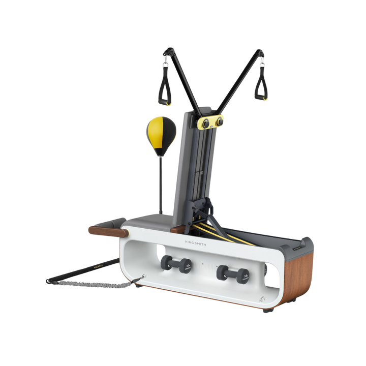 <p>Cambia por completo tus rutinas de entrenamiento para siempre con el banco de fitness multifunci&oacute;n Kingsmith FBB1C. Este vers&aacute;til compa&ntilde;ero te permitir&aacute; ejercitar todo tu cuerpo sin salir de casa gracias a sus numerosos accesorios incorporados y su asiento reclinable en 2 posiciones. Desde mancuernas para entrenamientos funcionales, pasando por cuerdas el&aacute;sticas para ejercitar el pecho, cintas para fortalecer tus piernas y mucho m&aacute;s, el Kingsmith FBB1C ser&aacute; tu aliado ideal para trabajar todo tu cuerpo. Todo esto junto con un dise&ntilde;o especialmente concebido para ocupar el m&iacute;nimo espacio y brindarte comodidad al usarlo y almacenarlo.</p>