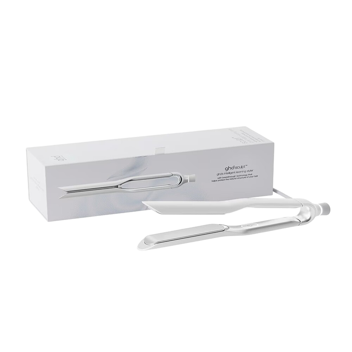 La ghd Sculpt Negra inaugura una nueva generaci&oacute;n de planchas de pelo gracias a su innovadora tecnolog&iacute;a de adaptaci&oacute;n inteligente al calor mediante inteligencia artificial. Aprende en tiempo real c&oacute;mo peinas tu cabello y ajusta autom&aacute;ticamente la temperatura para conseguir un alisado perfecto, ondas definidas o rizos con cero da&ntilde;o por calor