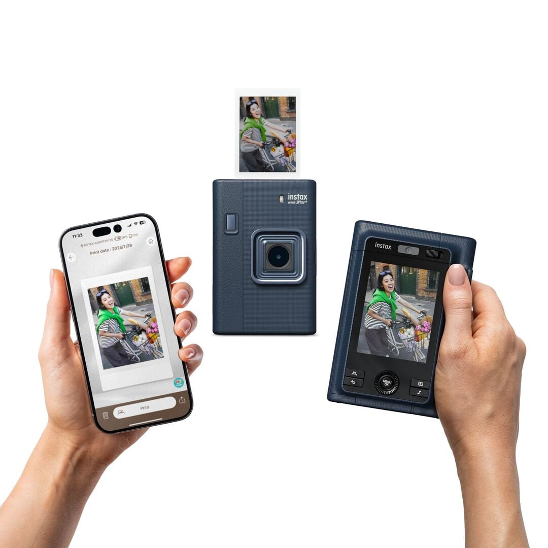 C&aacute;mara  instax mini LiPlay+ con funda  y 60 fotos
