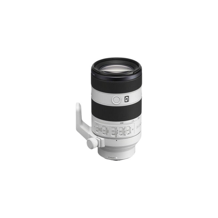 <p>Con nueve años de fabricación, Sony ha reestructurado su clásico teleobjetivo zoom con el FE 70-200mm f/4 Macro G OSS II, introduciendo mejoras de rendimiento en enfoque automático, estabilización, ampliación y nitidez, al tiempo que reduce tanto su longitud como su tamaño. Siendo un incondicional portátil y cotidiano para eventos, deportes y retratos, esta última iteración amplía sus capacidades en aplicaciones de video y macro.</p> <p>Con nueve años de fabricación, Sony ha reestructurado su clásico teleobjetivo zoom con el FE 70-200mm f/4 Macro G OSS II, introduciendo mejoras de rendimiento en enfoque automático, estabilización, ampliación y nitidez, al tiempo que reduce tanto su longitud como su tamaño. Siendo un incondicional portátil y cotidiano para eventos, deportes y retratos, esta última iteración amplía sus capacidades en aplicaciones de video y macro.</p>