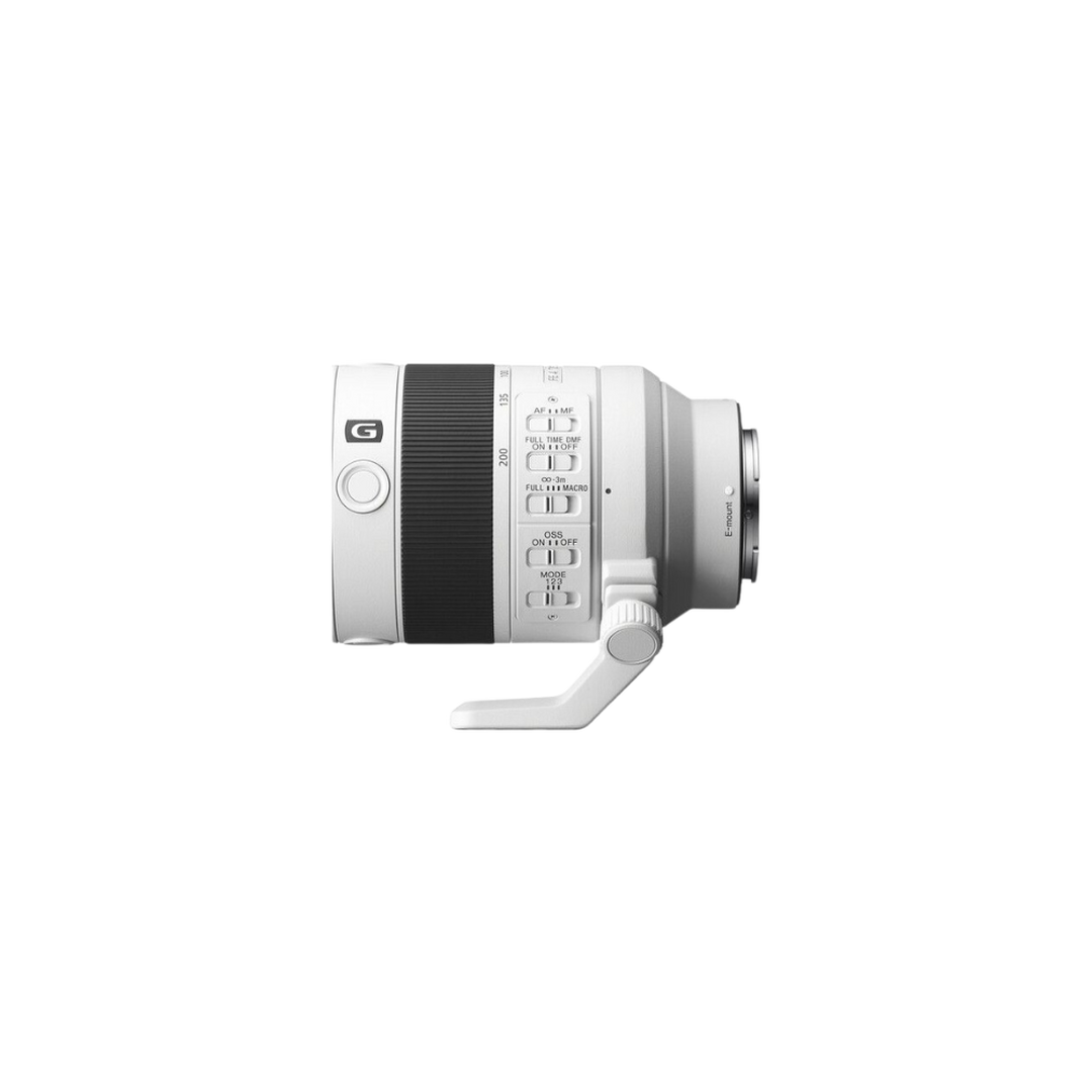 <p>Con nueve años de fabricación, Sony ha reestructurado su clásico teleobjetivo zoom con el FE 70-200mm f/4 Macro G OSS II, introduciendo mejoras de rendimiento en enfoque automático, estabilización, ampliación y nitidez, al tiempo que reduce tanto su longitud como su tamaño. Siendo un incondicional portátil y cotidiano para eventos, deportes y retratos, esta última iteración amplía sus capacidades en aplicaciones de video y macro.</p> <p>Con nueve años de fabricación, Sony ha reestructurado su clásico teleobjetivo zoom con el FE 70-200mm f/4 Macro G OSS II, introduciendo mejoras de rendimiento en enfoque automático, estabilización, ampliación y nitidez, al tiempo que reduce tanto su longitud como su tamaño. Siendo un incondicional portátil y cotidiano para eventos, deportes y retratos, esta última iteración amplía sus capacidades en aplicaciones de video y macro.</p>
