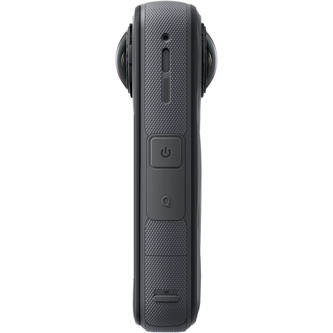 La Insta360 X5 es la cámara 360° insignia de Insta360, diseñada para capturar contenido inmersivo con una calidad de imagen excepcional, rendimiento mejorado con poca luz y una mayor durabilidad.