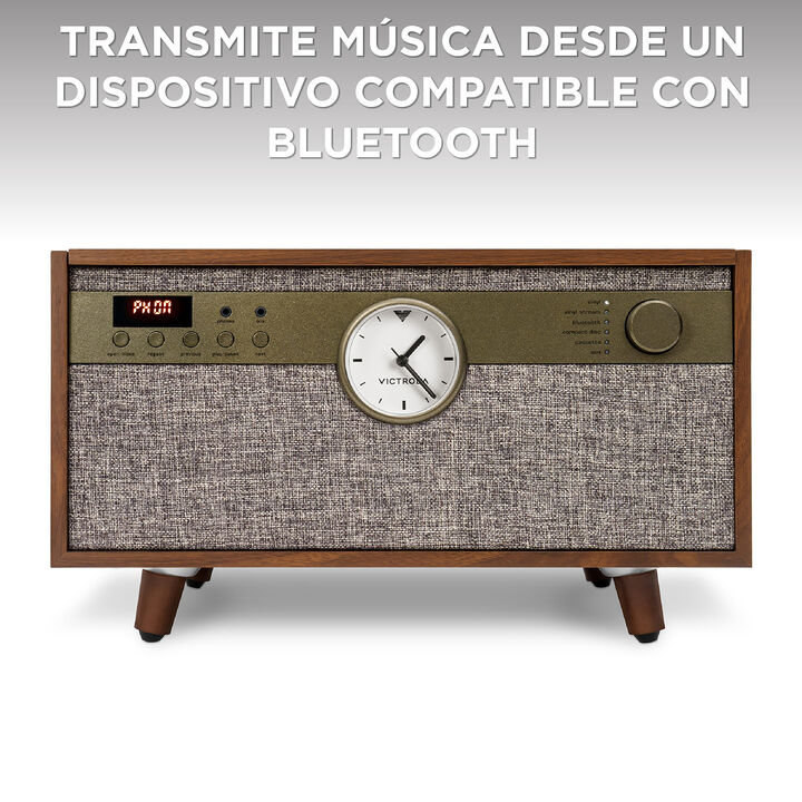 Elegancia de mediados de siglo
El tocadiscos Bluetooth&reg; Vincrola Century Signature+ aporta un elegante dise&ntilde;o de mediados de siglo al centro de m&uacute;sica todo en uno.
El Century Signature+ cuenta con un tocadiscos de 3 velocidades accionado por correa, que puede reproducir cualquiera de sus discos favoritos a trav&eacute;s de sus altavoces est&eacute;reo incorporados. Saque la colecci&oacute;n de CD para el reproductor de CD de Century o reproduzca sus cintas antiguas con la funci&oacute;n de casete.
La conectividad Bluetooth le permite reproducir m&uacute;sica desde su dispositivo inteligente o transmitir su vinilo a cualquier altavoz Bluetooth externo con tecnolog&iacute;a Vinyl Stream.

&iquest;Qu&eacute; es 6 en 1?
&iexcl;6 formas de escuchar en 1 sistema de m&uacute;sica! Escucha tus canciones favoritas a trav&eacute;s de:
1. Tocadiscos
2. Reproductor de CD
3. Reproductor de casetes
4. Reproductor de entrada auxiliar
5. Entrada Bluetooth
6. Salida Bluetooth (VinylStream)