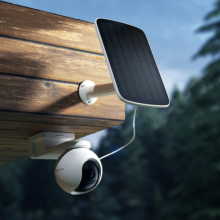 Cámara panorámica e inclinable 4G con batería
Protección móvil y fiable a 360º
Ahora es más fácil que nunca garantizar la seguridad en los lugares que más le importan. La nueva cámara de EZVIZ supera las limitaciones de instalación ocasionadas por las redes o la electricidad. La EB8 4G funciona con baterías, sin cuerdas ni cables. Funciona con redes 4G LTE en exteriores, donde puede no haber Wi-Fi disponible. También incorpora funciones clave de los conocidos predecesores de panorámica e inclinación para exteriores de EZVIZ para ofrecer una protección inteligente y fiable las 24 horas del día, los 7 días de la semana.
 Conectividad 4G1
 Visualización de ubicación GPS del dispositivo2
 Resolución de 2K
 Visión panorámica
 Batería de gran capacidad (10.400 mAh)3
 Detección Inteligente de Movimiento de Personas