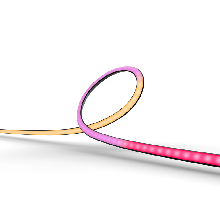 Haz que tus sesiones de gaming y streaming cobren vida con este pack de Philips Hue, dise&ntilde;ado para una inmersi&oacute;n total en tu PC.

El pack incluye una tira de luces Philips Hue Play Gradient para monitores de 24 a 27 pulgadas y el Philips Hue Bridge. Esta tira de luz inteligente es capaz de proyectar m&uacute;ltiples colores a la vez, creando un efecto de luz de fondo degradado que se sincroniza con el contenido de tu pantalla. As&iacute;, las luces de la pared cambiar&aacute;n de color y brillo en tiempo real con lo que ves, ya sea un videojuego, una pel&iacute;cula o un stream.

El Hue Bridge es el cerebro que conecta todo el sistema. Con &eacute;l, podr&aacute;s controlar las luces de tu PC, configurar la sincronizaci&oacute;n y automatizar tu iluminaci&oacute;n, todo desde la aplicaci&oacute;n de Philips Hue. Es el d&uacute;o ideal para una experiencia gaming y multimedia inigualable.