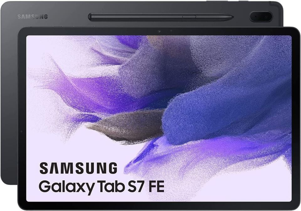 <h2>Samsung Galaxy Tab S7 FE 64 GB WiFi Negro Reacondicionado &ndash; Estado Premium (A+)</h2>

<p>La <strong>Samsung Galaxy Tab S7 FE de 64 GB WiFi Negro Reacondicionado en Estado Premium (A+)</strong> integra una pantalla de 12.4 pulgadas, conectividad WiFi, el l&aacute;piz S Pen y el rendimiento necesario para el trabajo y el entretenimiento. Este dispositivo ha sido sometido a un riguroso proceso de inspecci&oacute;n, pruebas t&eacute;cnicas y limpieza para garantizar un perfecto funcionamiento operativo del dispositivo.</p>

<p>✨ <strong>Grado Est&eacute;tico Premium (A+):</strong> Dispositivos con muy poco uso y mantenidos en las mejores condiciones, pr&aacute;cticamente como nuevos o con m&iacute;nimos desperfectos muy poco visibles a simple vista en pantalla, carcasa lateral y trasera, c&aacute;maras o botones.</p>

<ul>
  <li>⚙️ <strong>Revisi&oacute;n por expertos</strong> en + de 80 puntos</li>
  <li>🛡️ Reacondicionados con <strong>componentes originales</strong></li>
  <li>🔋 Al menos un <strong>85% de la capacidad de su bater&iacute;a</strong></li>
  <li>📆 <strong>30 d&iacute;as</strong> de prueba</li>
  <li>💳 Pago en 24 meses, sin intereses</li>
  <li>✅ <strong>Garant&iacute;a del proveedor de 36 meses</strong>
    <br><em>*Nota sobre la resistencia al agua: Al ser un producto reacondicionado, no se garantiza la estanqueidad ni la resistencia al agua originales.</em></li>
</ul>

<h3>&iquest;Qu&eacute; incluye el paquete?</h3>
<p>Para reducir el impacto ambiental, el producto se presenta en un embalaje sostenible y optimizado:</p>
<ul>
  <li>1x Samsung Galaxy Tab S7 FE 64 GB WiFi (Color: Negro)</li>
  <li>1x S Pen</li>
  <li>1x Cable de carga compatible</li>
  <li><em>Nota: El producto se env&iacute;a en una caja de cart&oacute;n gen&eacute;rica. No se incluyen auriculares ni adaptador de corriente de pared.</em></li>
</ul>