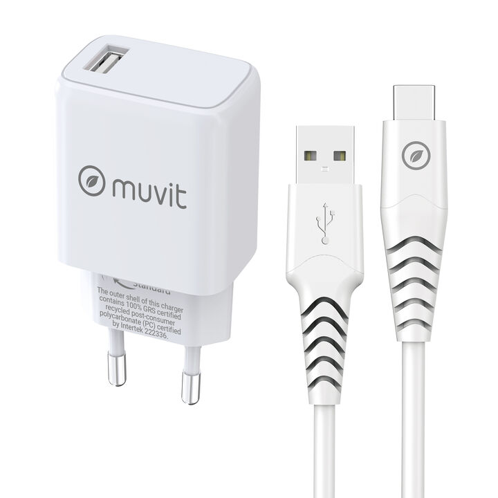 &iexcl;Carga y transfiere datos entre tus dispositivos y contribuye a cuidar el planeta! 

Pack muvit for Change que incluye un cargador de pared con clavija europea de un elegante dise&ntilde;o patentado. Est&aacute; fabricado con material reciclado y pensado en 2 piezas para facilitar su reciclaje al final de su vida &uacute;til. Dispone de 1 puerto USB A de 2.4A 12W de potencia m&aacute;s un cable para carga y transferencia de datos con conector Tipo C 3A, 1,2m de longitud, en color blanco y 100% reciclable. 

En muvit for change nos comprometemos a donar el 1% de los ingresos para el planeta*.