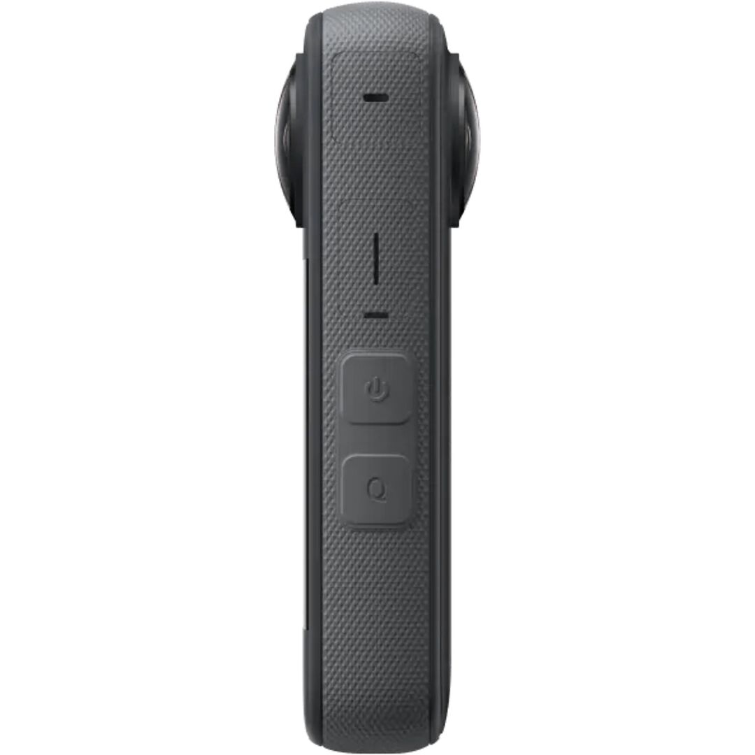 La Insta360 X3 es una cámara 360° diseñada para capturar contenido inmersivo y de alta resolución, con funciones que facilitan la edición y el uso tanto para principiantes como para creadores experimentados.