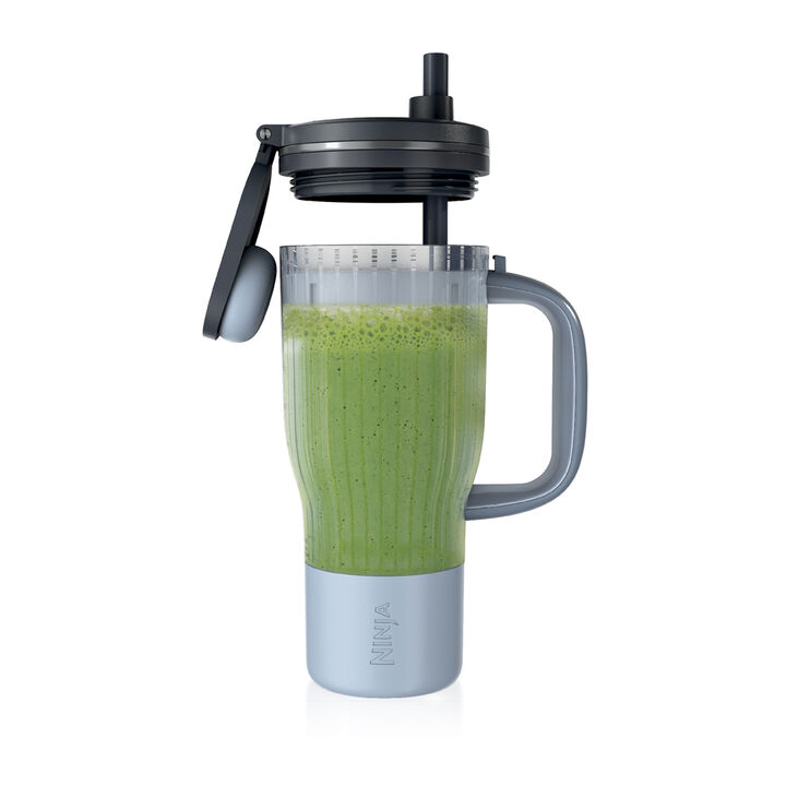 Batidora personal compacta y potente, dise&ntilde;ada para preparar bebidas directamente en un vaso port&aacute;til