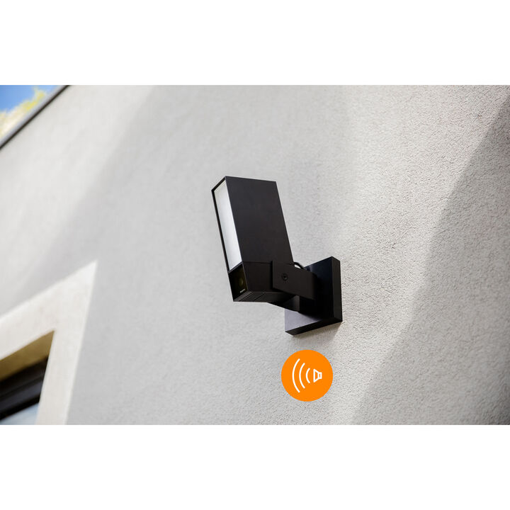 C&aacute;mara de Vigilancia Exterior Inteligente Netatmo con Sirena de 105 dB, Wi-Fi, iluminaci&oacute;n integrada, detecci&oacute;n de movimiento, visi&oacute;n nocturna, sin suscripci&oacute;n, color negro, modelo NOC-SW

Gracias a las notificaciones inteligentes, la C&aacute;mara Exterior con Sirena te avisa en tiempo real si detecta una persona o un veh&iacute;culo en tu propiedad. Es capaz de distinguir entre una persona, un animal, un veh&iacute;culo o un movimiento inofensivo. Puedes elegir las zonas que deseas vigilar y los tipos de intrusi&oacute;n para los que quieres recibir notificaciones. &iexcl;Nunca m&aacute;s recibir&aacute;s alertas innecesarias y podr&aacute;s actuar de inmediato activando la sirena de la c&aacute;mara de forma remota para ahuyentar a los intrusos al instante!