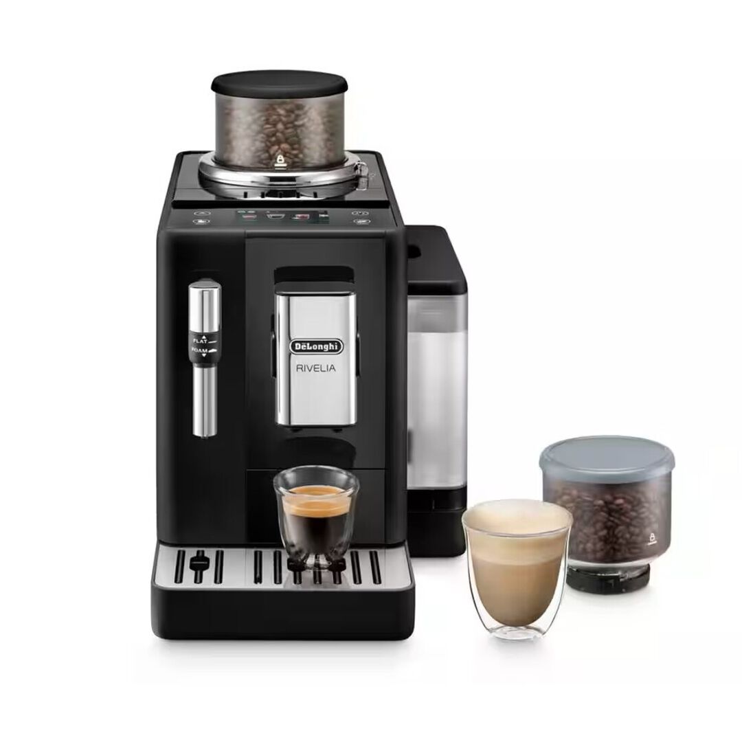 Sumérgete en el mundo del café con Rivelia. Explora infinitas variedades de granos con el sistema Bean Switch;
disfruta de una experiencia envolvente con una pantalla táctil a todo color de 3,5 pulgadas, con animaciones detalladas y rutinas de café adaptadas a ti. Remata tus bebidas con leche con una espuma fina y abundante gracias a la tecnología LatteCrema Hot, en una máquina compacta que se adapta a tu estilo.