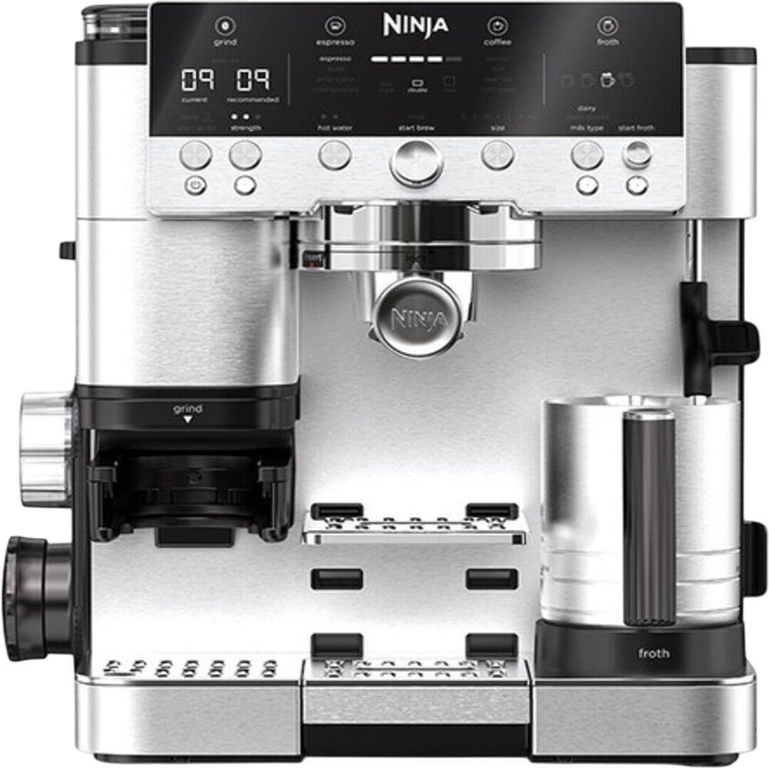 Descubre Luxe Caf&eacute; Premier, la cafetera Ninja que te ayuda a preparar bebidas con calidad de barista en minutos. Esta vers&aacute;til cafetera 3 en 1, con opciones para espresso, cold brew y caf&eacute; de filtro, simplifica la preparaci&oacute;n del caf&eacute; e incluye un molinillo integrado para mayor comodidad