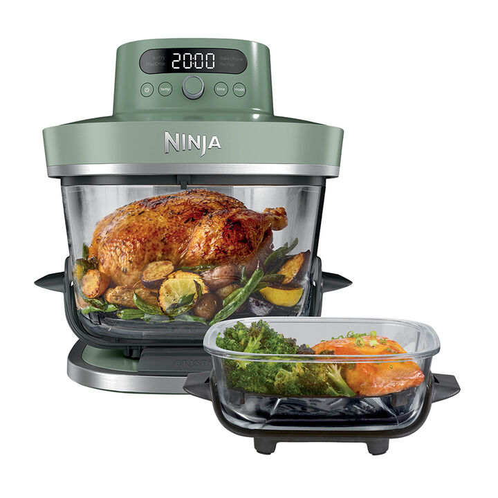 Te presentamos Ninja CRISPi, la freidora de aire port&aacute;til de cristal 4 en 1: el poder de una freidora de aire de tama&ntilde;o est&aacute;ndar en la palma de tu mano. Solo tienes que ajustar el ligero PowerPod de 1700 vatios a uno de los recipientes de cristal para preparar desde raciones individuales a comidas para toda la familia, con 4 funciones de cocci&oacute;n en un solo dispositivo. Adem&aacute;s, consume hasta un 50 % menos de electricidad que un horno de convecci&oacute;n