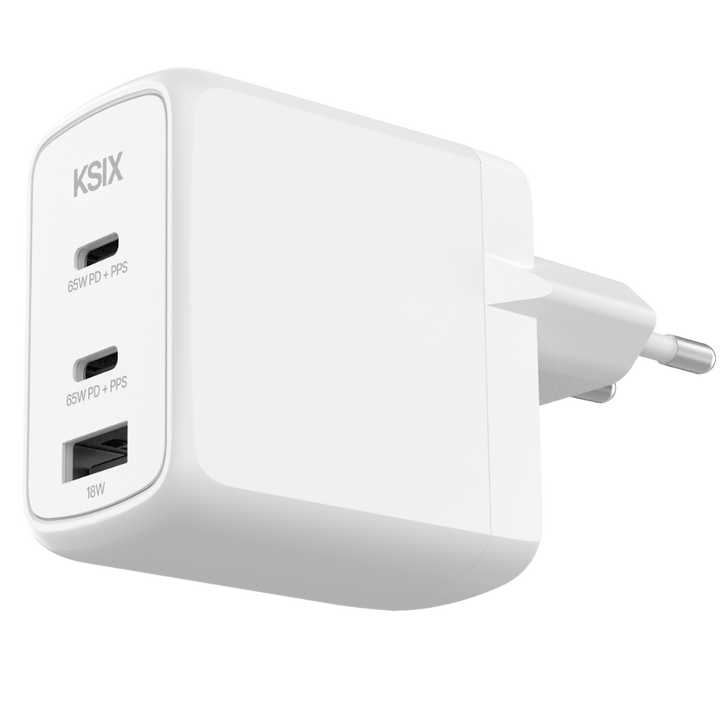Un cargador potente y vers&aacute;til para todos tus dispositivos: la soluci&oacute;n perfecta para cargar de manera r&aacute;pida y eficiente desde un solo adaptador. Con dos puertos USB-C y un puerto USB-A, ofrece una carga inteligente y din&aacute;mica gracias a sus tecnolog&iacute;as GaN, Power Delivery 3.0 y PPS, ideales para port&aacute;tiles, smartphones, tablets y m&aacute;s.