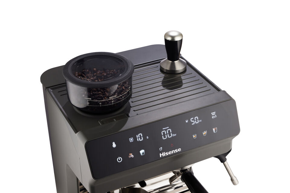 Cafetera espresso semiautom&aacute;tica Hisense HSACM20LP con molinillo integrado y presi&oacute;n de 20 bar.