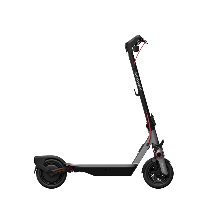 <p>🛴 <strong>Patinete El&eacute;ctrico Segway Ninebot F3 Pro E</strong></p><p>🚀 <strong>Descripci&oacute;n general</strong></p><p>Dise&ntilde;ado espec&iacute;ficamente para usuarios urbanos, el Segway Ninebot F3 Pro E es la elecci&oacute;n perfecta para el transporte diario. ✅ Combina potencia, autonom&iacute;a y tecnolog&iacute;a inteligente para ofrecer una experiencia de conducci&oacute;n c&oacute;moda, eficiente y totalmente conectada en ciudad.</p><p>⭐ <strong>Caracter&iacute;sticas principales</strong></p><ul><li>⚡ <strong>Potencia:</strong> motor sin escobillas de hasta 1200 W.</li><li>🛴 <strong>Velocidad m&aacute;xima:</strong> 25 km/h (seg&uacute;n normativa).</li><li>🔋 <strong>Autonom&iacute;a:</strong> hasta 70 km (ampliable a 131 km).</li><li>🛡️ <strong>Estabilidad:</strong> SegRide&trade; + TCS (control de tracci&oacute;n).</li><li>📲 <strong>Conectividad:</strong> App Segway Mobility + Bluetooth.</li><li>🖥️ <strong>Pantalla:</strong> TFT a color con navegaci&oacute;n.</li><li>📍 <strong>Localizaci&oacute;n:</strong> compatible con Apple Buscar.</li><li>🔒 <strong>Seguridad:</strong> sistema AirLock autom&aacute;tico.</li></ul><p>⚡ <strong>Potencia y rendimiento</strong></p><p>Gracias a su potente motor sin escobillas de 1200 W, el Ninebot F3 Pro E ofrece una aceleraci&oacute;n &aacute;gil y eficiente para el tr&aacute;fico urbano. ✅ Puede alcanzar hasta 25 km/h y subir pendientes de hasta el 24%, lo que lo hace ideal para desplazamientos diarios incluso en zonas con desnivel.</p><p>🔋 <strong>Gran autonom&iacute;a</strong></p><p>Dispone de una autonom&iacute;a de hasta 70 km con una sola carga. ⏳ Para usuarios que necesitan mayor alcance, se puede a&ntilde;adir una bater&iacute;a adicional (se vende por separado), aumentando la autonom&iacute;a hasta 131 km.</p><p>✅ Perfecto para largas jornadas sin preocuparte por la recarga.</p><p>🛞 <strong>Agarre y estabilidad en carretera</strong></p><p>El Ninebot F3 Pro E integra tecnolog&iacute;as avanzadas que optimizan la conducci&oacute;n:</p><ul><li>🚧 <strong>TCS:</strong> mejora el agarre en superficies deslizantes.</li><li>✅ <strong>SegRide&trade; Stability System:</strong> mayor control y estabilidad.</li></ul><p>✅ Disfruta de una conducci&oacute;n m&aacute;s segura, precisa y confiable en todo momento.</p><p>🖥️ <strong>Pantalla TFT inteligente</strong></p><p>Incluye una pantalla TFT a color de alta visibilidad que proporciona:</p><ul><li>📡 Informaci&oacute;n en tiempo real del trayecto.</li><li>📍 Navegaci&oacute;n integrada.</li><li>🎙️ Notificaciones de llamadas entrantes.</li></ul><p>✅ Todo el control y la informaci&oacute;n al alcance de tu vista.</p><p>📲 <strong>Funciones inteligentes y localizaci&oacute;n</strong></p><p>El F3 Pro E est&aacute; totalmente conectado para ofrecer una experiencia avanzada:</p><ul><li>📍 Sincronizaci&oacute;n con Apple Buscar para localizar el patinete.</li><li>🔒 Sistema Segway AirLock para bloqueo/desbloqueo autom&aacute;tico por Bluetooth.</li><li>📲 Control completo desde la app Segway Mobility.</li></ul><p>✅ Mayor seguridad, control y tranquilidad en cada uso.</p><p>⭐ <strong>Ventajas destacadas</strong></p><ul><li>✅ Motor potente de 1200 W ideal para ciudad.</li><li>✅ Autonom&iacute;a ampliable hasta 131 km.</li><li>✅ Sistemas inteligentes de estabilidad y seguridad.</li><li>✅ Pantalla avanzada con navegaci&oacute;n integrada.</li><li>✅ Experiencia totalmente conectada.</li></ul><p>🎯 <strong>Conclusi&oacute;n</strong></p><p>El Segway Ninebot F3 Pro E es un patinete el&eacute;ctrico urbano de alto nivel que destaca por su potencia, autonom&iacute;a y tecnolog&iacute;a inteligente. ✅ Perfecto para el d&iacute;a a d&iacute;a, ofrece una movilidad eficiente, segura y conectada, posicion&aacute;ndose como una de las mejores opciones para desplazamientos urbanos.</p><div style="position: relative; padding-bottom: 56.25%; height: 0; overflow: hidden; background: #000; border-radius: 8px;"><iframe style="position: absolute; top: 0; left: 0; width: 100%; height: 100%; border: 0;"src="https://www.youtube.com/embed/3zK0v9Q2l3k" title="YouTube video player" allow="accelerometer; autoplay; clipboard-write; encrypted-media; gyroscope; picture-in-picture; web-share" allowfullscreen></iframe></div><ul><li>