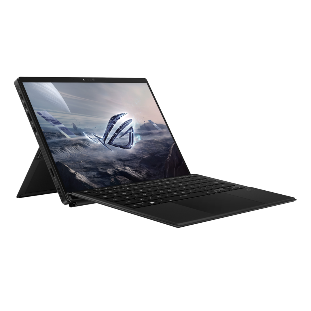 <p>ASUS ROG Flow Z13 GZ302EA-RU008W - Ordenador Port&aacute;til Gaming de 13.4" 2.5K 180Hz (AMD Ryzen Al Max+ 395, 32GB RAM, 1TB SSD, Radeon 8060S, Windows 11 Home) Negro - Teclado QWERTY espa&ntilde;ol. Tipo de producto: Port&aacute;til, Factor de forma: Convertible (extra&iacute;ble). Familia de procesador: AMD Ryzen Al Max+, Modelo del procesador: 395, Frecuencia del procesador: 3 GHz. Diagonal de la pantalla: 34 cm (13.4"), Tipo HD: 2.5K, Resoluci&oacute;n de la pantalla: 2560 x 1600 Pixeles, Pantalla t&aacute;ctil. Memoria interna: 32 GB, Tipo de memoria interna: LPDDR5x-SDRAM. Capacidad total de almacenaje: 1 TB, Unidad de almacenamiento: SSD. Sistema operativo instalado: Windows 11 Home. Color del producto: Negro</p>